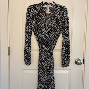 Laundry by Design Black and White Sheath Wrap Dress